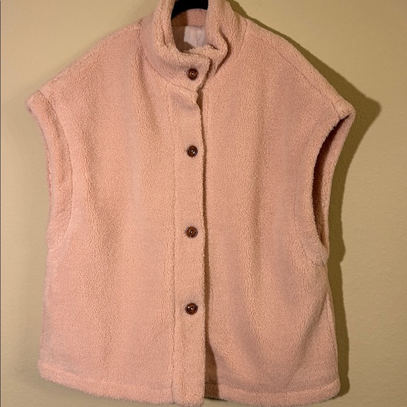 Women's Pink Oversized Sherpa Fluffy Vest Button
Size XL - Picture 2 of 7